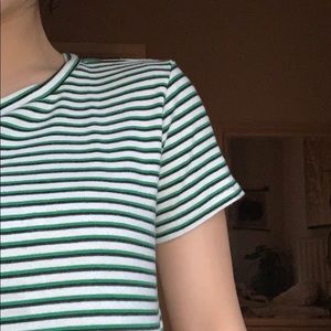 basic striped tee💚🤍